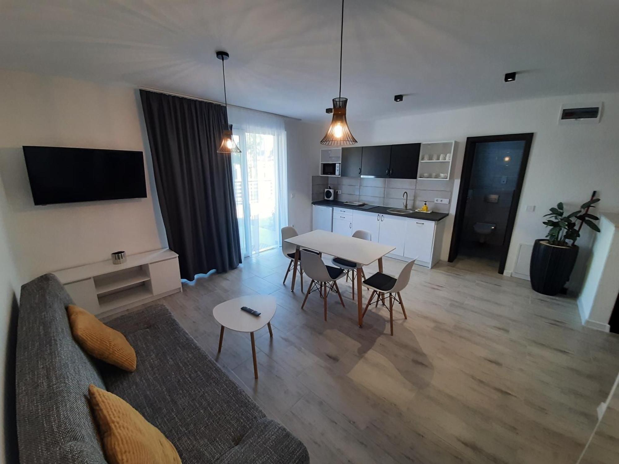 Ancsi Apartmanhaz バラトンレッレ エクステリア 写真